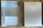 SOPHIE  CALLE - Coffret Sophie Ainsi de suite - Edition signée limitée à 50ex. contenant l'oeuvre : Ici reposent des secrets 2003
